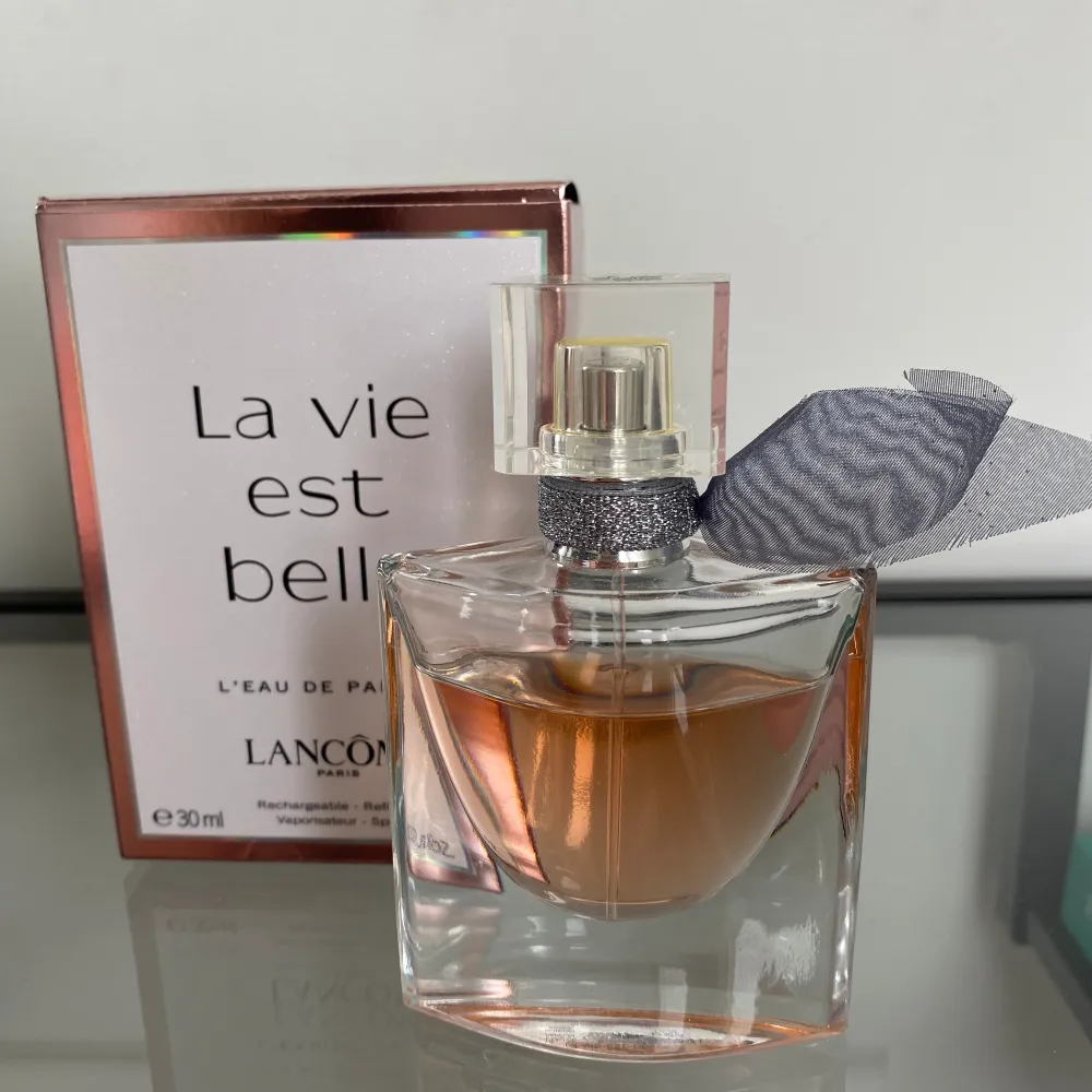 Parfym - Lancôme, La vie est belle, 30ml. Luktar jättegott men kommer inte till användning.. Övrigt.