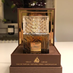 Lattafa khamrah qahwa - Sprejat en gång men inte min typ av doft. Den är 100ml