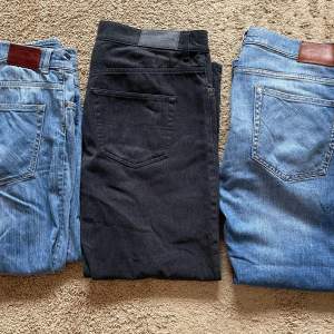 3st par sköna Gant jeans men tyvärr lite för stora numera. Ett par är lite mer använda än de andra två som bara har använts ett par gånger. Nypris omkring 4500kr