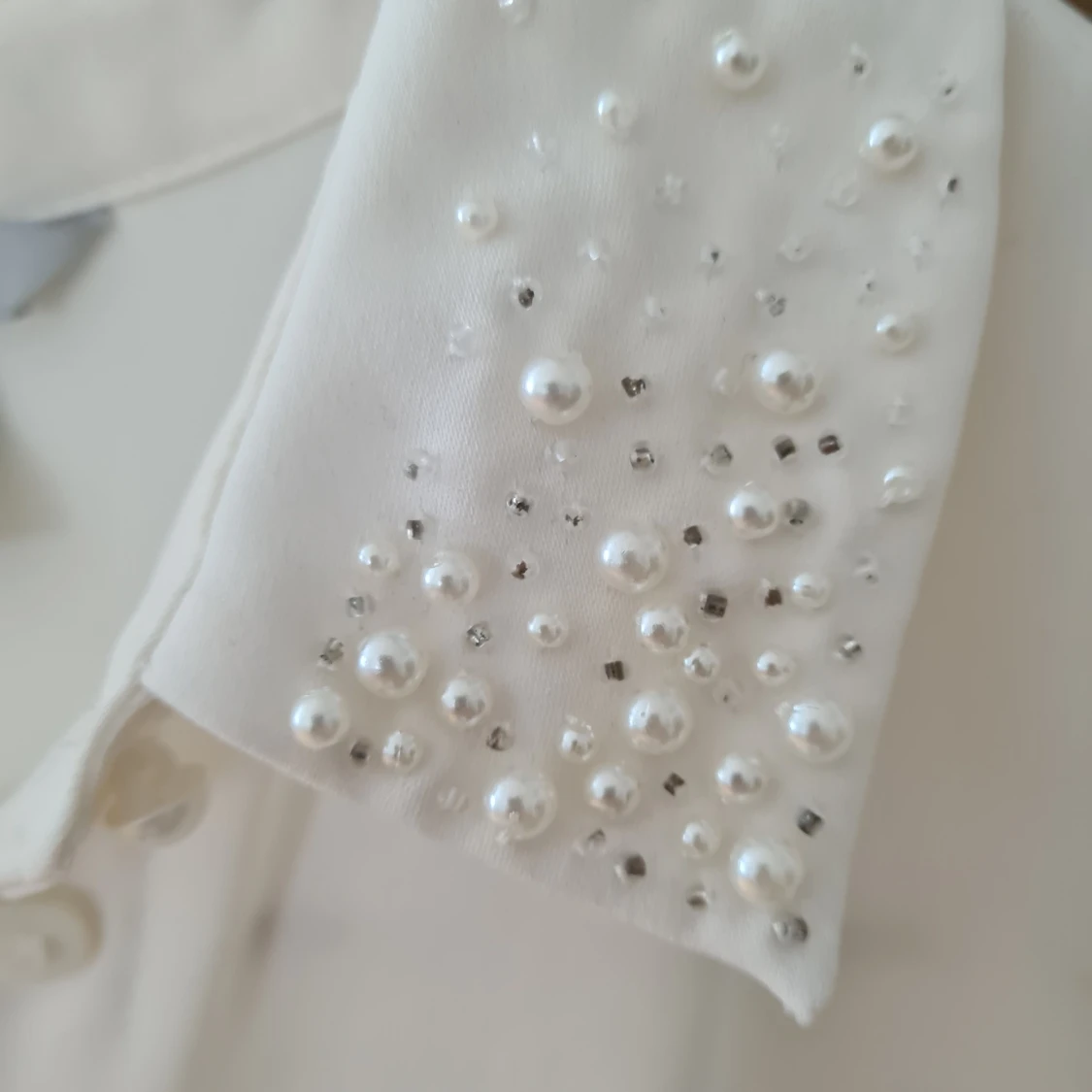 Fin blus med pärlor - 91