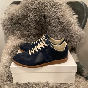 Maison Margiela Gats - Säljer mina sjukt snygga och eftertraktade M.M Gats! Sparsamt använda, riktigt bra skick, inga flaws. Storlek 44.