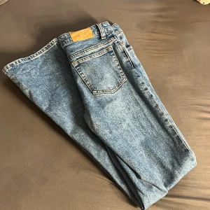 Jeans - Knappt använda, bra skick, nypris 500