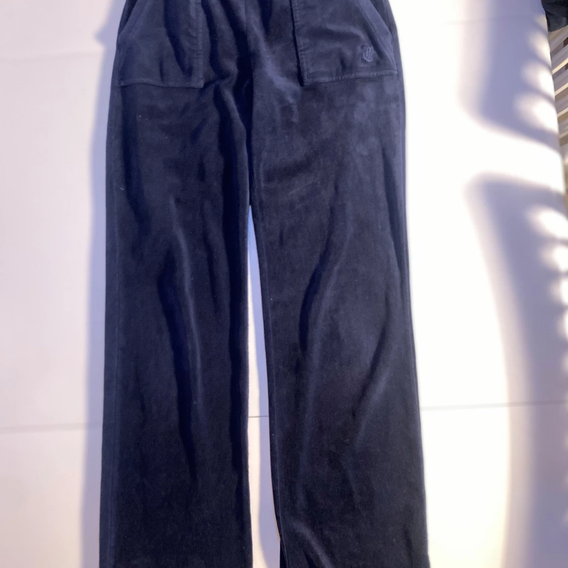 Mörk blåa juicy couture  - 90