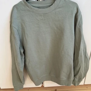 College tröja - Använd 1 gång, ny skick  