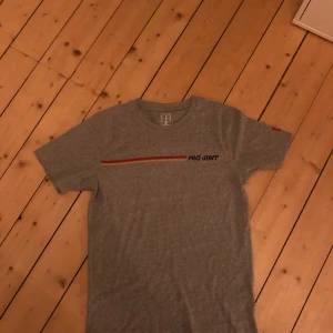 Wilson PRO-STAFF Shirt - 100% polyester 