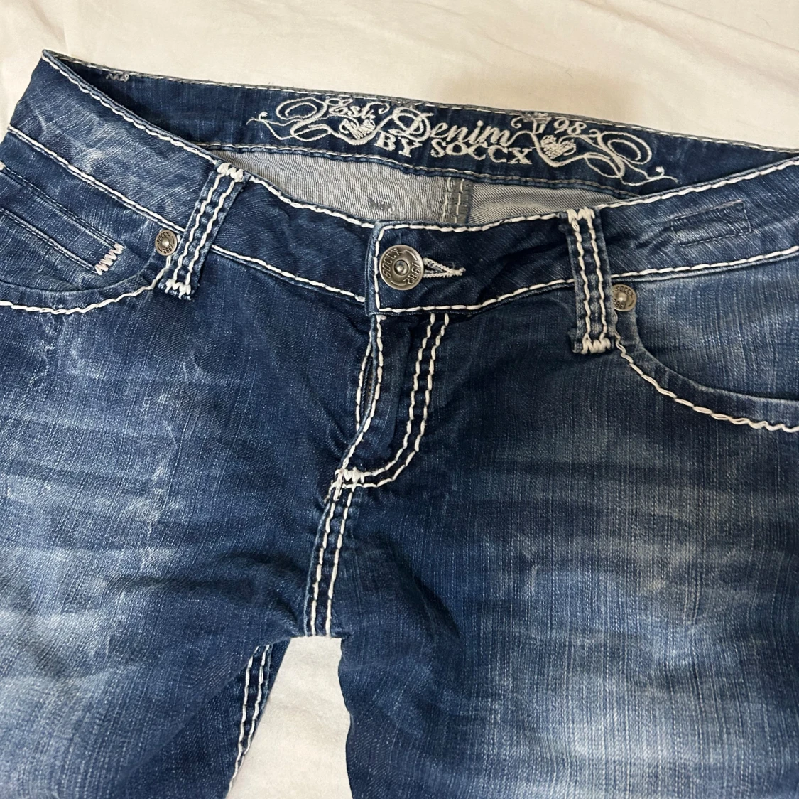 lågmidjade jeans
