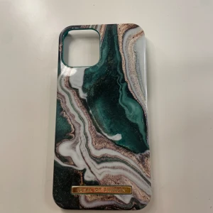 Mobilskal  - Säljer detta ideal of Sweden mobilskalet pga att det inte används längre. Det är i bra skick och nästan aldrig använd.