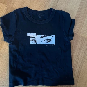 Fin tröja  - Fin lite kortare tröja. Bra skick. 