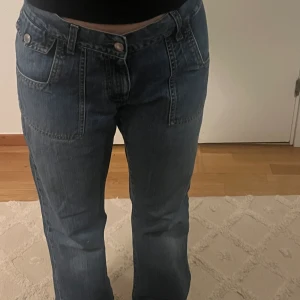 Vintage jeans! - Super snygga low waisted vintage jeans! Köpta second hand, knappt använda och i super bra skick! 