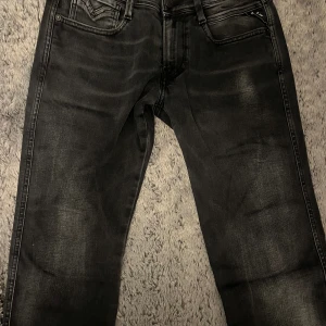 Replay - 30/32- 500kr  Köpare står för frakt