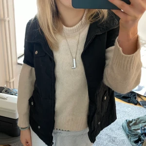 Bolero - Skitsnygg svart bolero/väst❤️ Knappt använd!