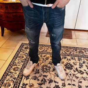 Rare fadade Jack & Jones jeans snygg passform. 👖 Riktigt fet fade. Kommer inte hitta fetar byxor än på min sida🤷🏻‍♂️💶 