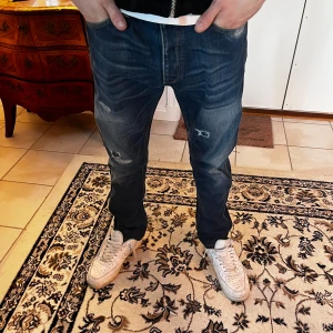 Jack & jones Jeans - Rare fadade Jack & Jones jeans snygg passform. 👖 Riktigt fet fade. Kommer inte hitta fetar byxor än på min sida🤷🏻‍♂️💶 