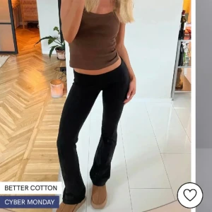 Yogapants - Säljer mina yogapants från nelly i storlek xs men passar mig som har S, använda enstaka gånger. Superfint skick! 💕