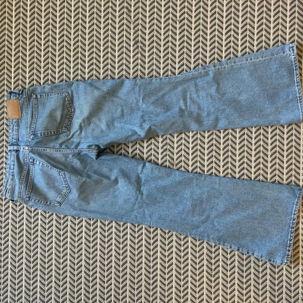Weekday flared jeans in great condition. Jeans & Byxor.