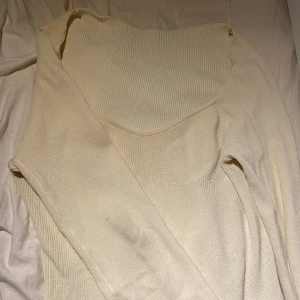 Tröja  - Säljer denna tröja i storlek L 