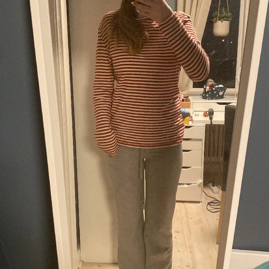 Röd/vit tröja - 90