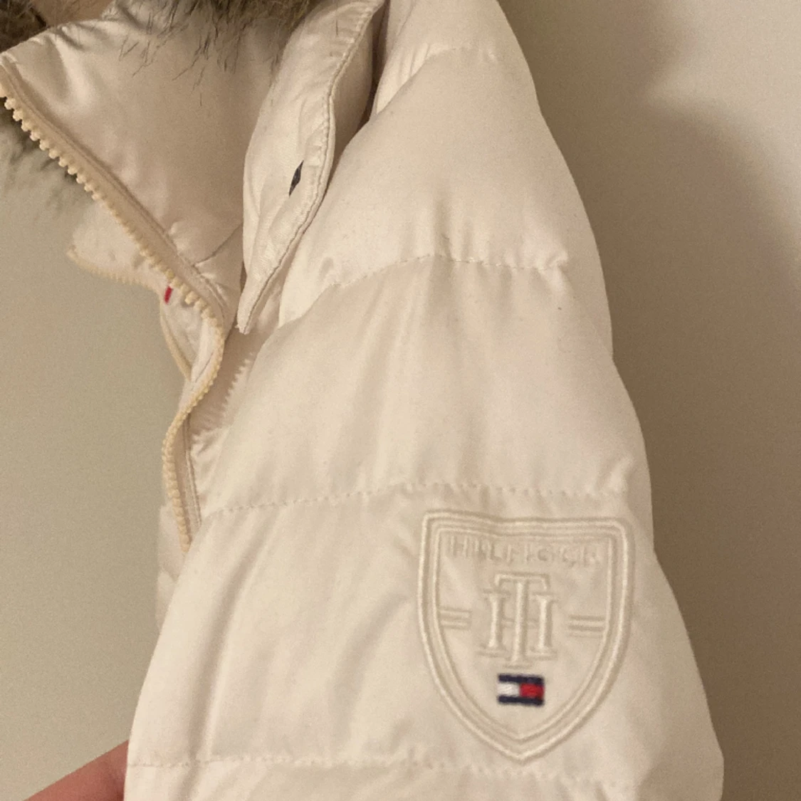 Varm tommy hilfiger jacka - 90