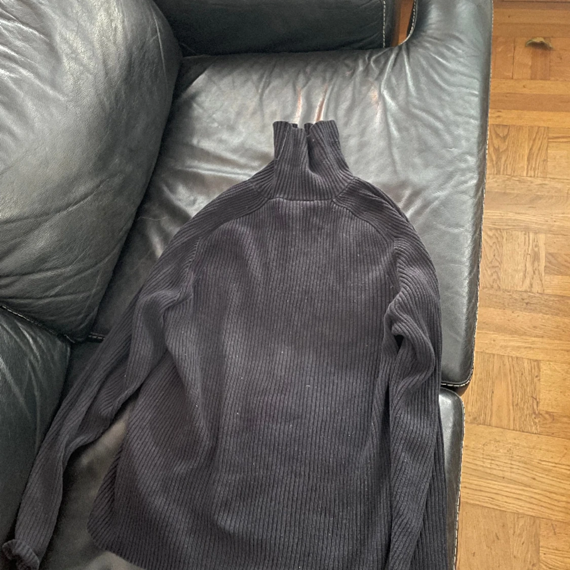 Svart Polo sweatshirt från H&M  - 90
