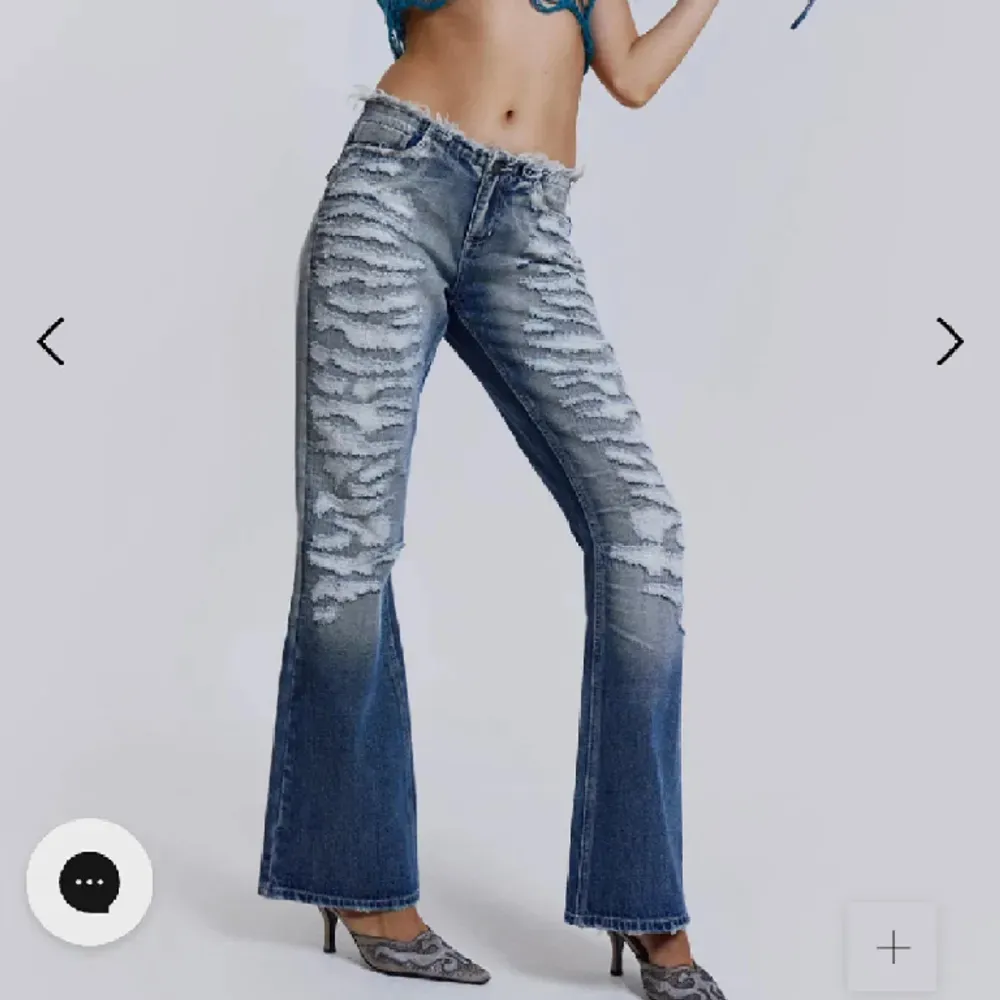 Säljer dessa sjukt trendiga low rise jeans från jaded london. Helt oanvända med lappar på. Skriv för frågor!  . Jeans & Byxor.