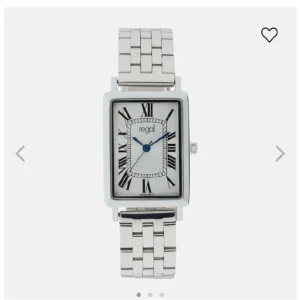 Silver klocka  - Säljer denna pga att jagchat bytat till guld, inga defekter. Nypris 500kr 💗