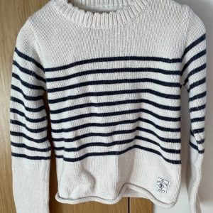 Lexington sweatshirt  - Fint skick, med en liten fläck 🥰