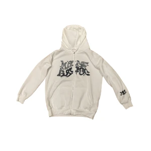 Made havoc zip hoodie - S Nypris 450  Slutsåld på sidan