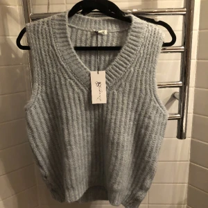 Design by si kofta  - Aldrig använd. Lappen finns kvar (Pris är diskuterbart)