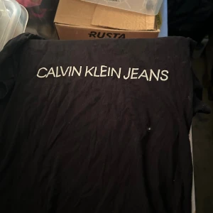 Svart t shirt  - Calvin Klein t shirt från Ullared 