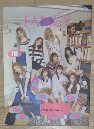Twice album fancy you  - Kommer med fancy you stickers, liten skada på sleeven men övrigt i bra skick 
