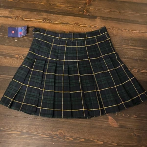 Kjol med undershorts  - Jättefin men var för liten på mig helt oanvänd pris kan diskuteras 