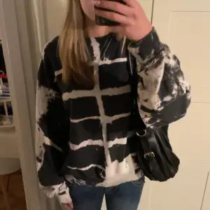 Sweatshirt med mönster 