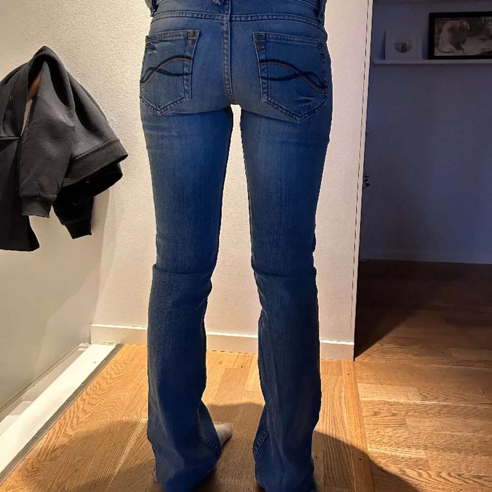 Vintage, väldigt fina  Innerbenslängd 83  Midja tvärs över 37. Jeans & Byxor.