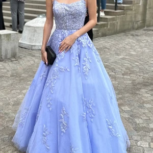 Balklänning Morilee prom - Morilee balklänning storlek 34/36  nypris 10900  Använd 1 gång  Exklusive dröm klänning för balen 2024 4500 kr