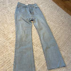 Mid waist bootcut jeans sjuk snygga (priset kan diskuteras)❤️