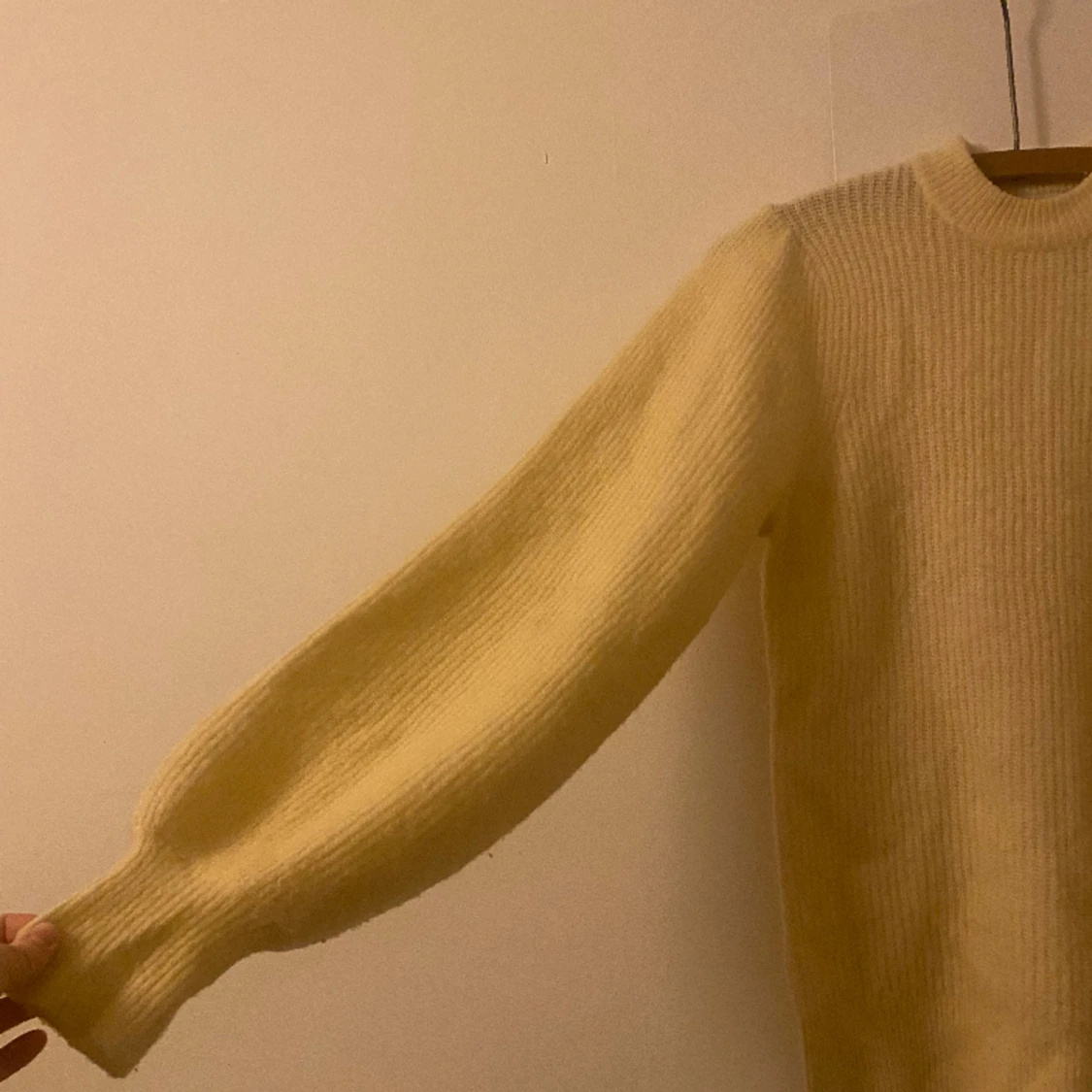 Stickad tröja ifrån Ganni. - 91