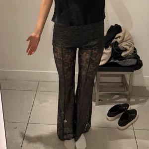 Spetsbyxa🫶🏼🫶🏼 - Superfina slutsålda Spetsbyxor från H&M, inga defekter endast använda 1 gång! Storlek 36❤️