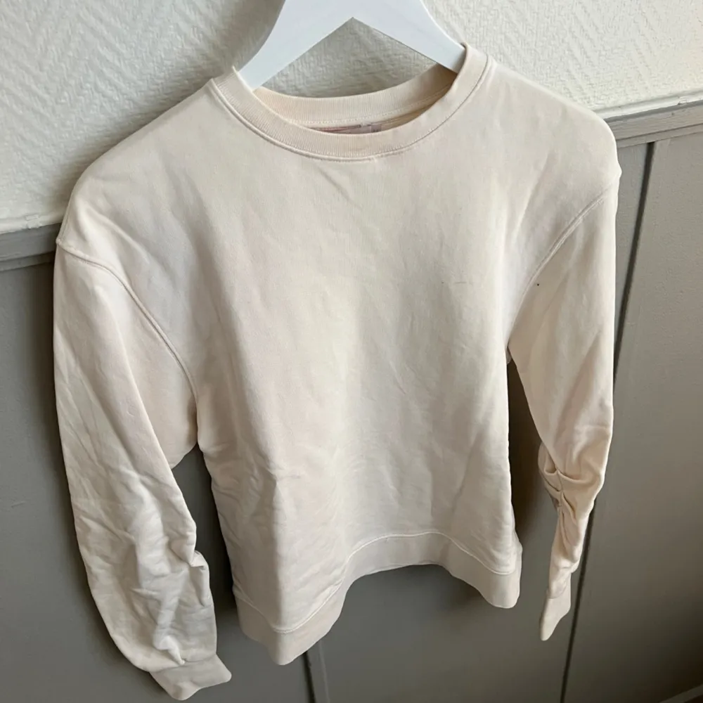 Säljer denna tröja från wera då jag inte har någon användning av den. Tröjor & Koftor.