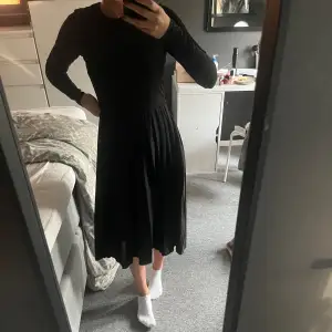 Snygg svart klänning  från Na-kd ❣️❣️ säljer den för att jag inte använder den