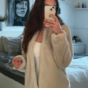 Superfin beige jacka💗 säljer då den inte kommer till användning alls