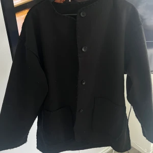 Jacka dam  - Strl s! 300 kr 