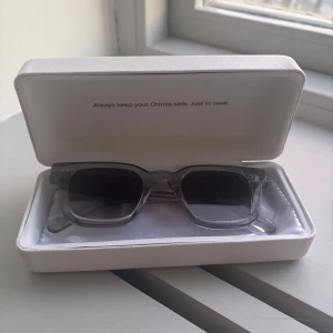 Chimi solglasögon  - Väldigt sparsamt använda, som nytt skick!!💗
