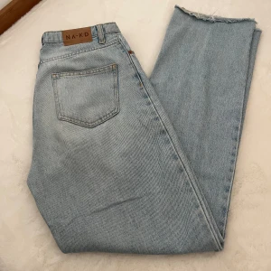 Jeans - Snygga raka jeans från NAKD, sparsamt använda✨✨