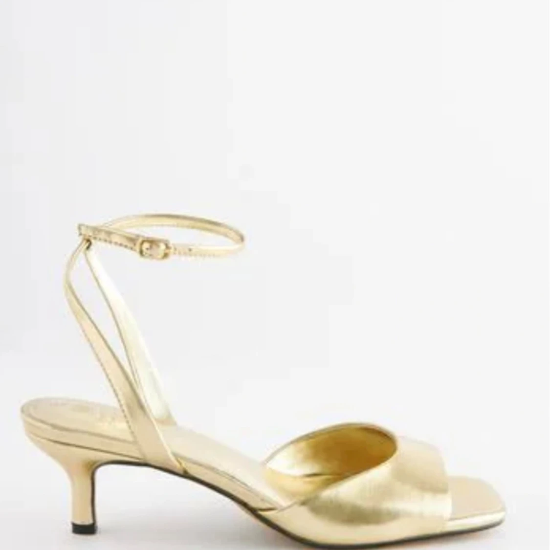 Guldiga klackskor - 90