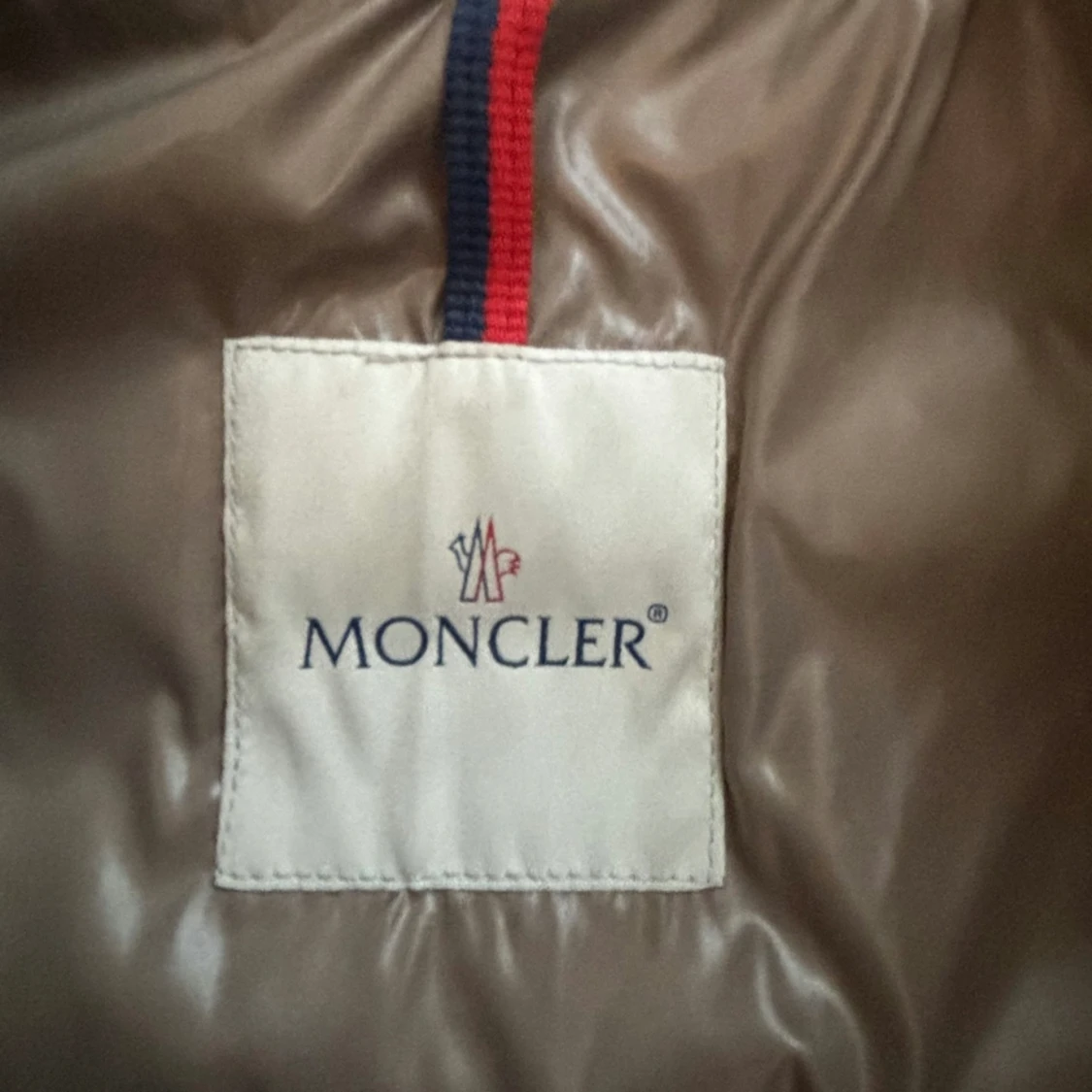 Moncler väst  - 90