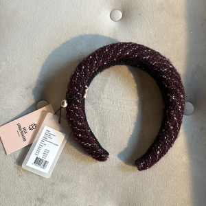 Hårband - Nypris: 200kr