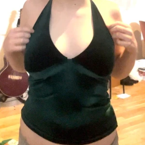 Grön halterneck topp  - Emerandgrön i sammet jag sytt själv!✨
