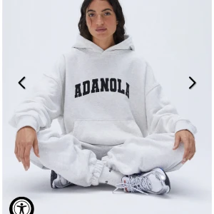 Adanola hoodie - Säljer min nya adanola hoodie för jag använder den aldrig. Inte min stil. Nyskick 