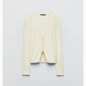 Zara topp - Supersöt gul topp från Zara, helt ny med lappar kvar 😍storlek s