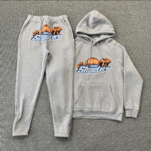 TRAPSTAR LONDON SHOOTERS - Sista tracksuiten kvar, äkta trapstar i strl M. (DOM ÄR HELT NYA OCH OANVÄNDA) Kan mötas upp men även frakta, OBS vid frakt ska varan betalas först, bildbevis etc. Tillkommer!